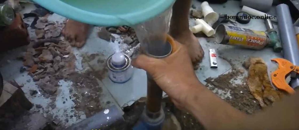 May bom gieng khoan khong len nuoc